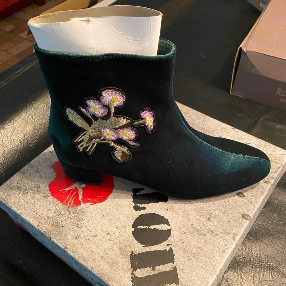 🚨BOOTS🚨